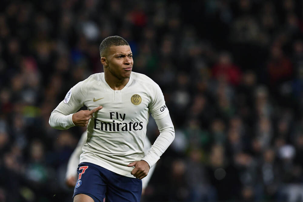 毕达哥拉斯: 数字宇宙的奠基者与和谐哲学的先驱